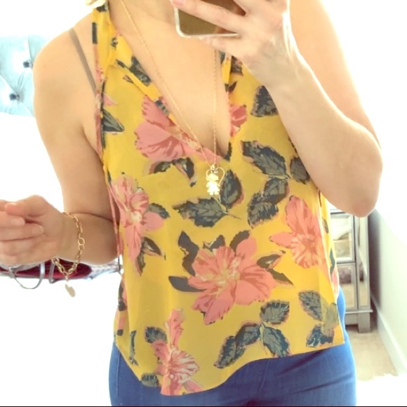 Floral tank - Picture 1 of 7